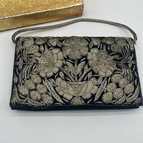 Vintage Silver Metallic Embroidered Clutch Purse Made in India BLEMISH - Picture 3 of 11